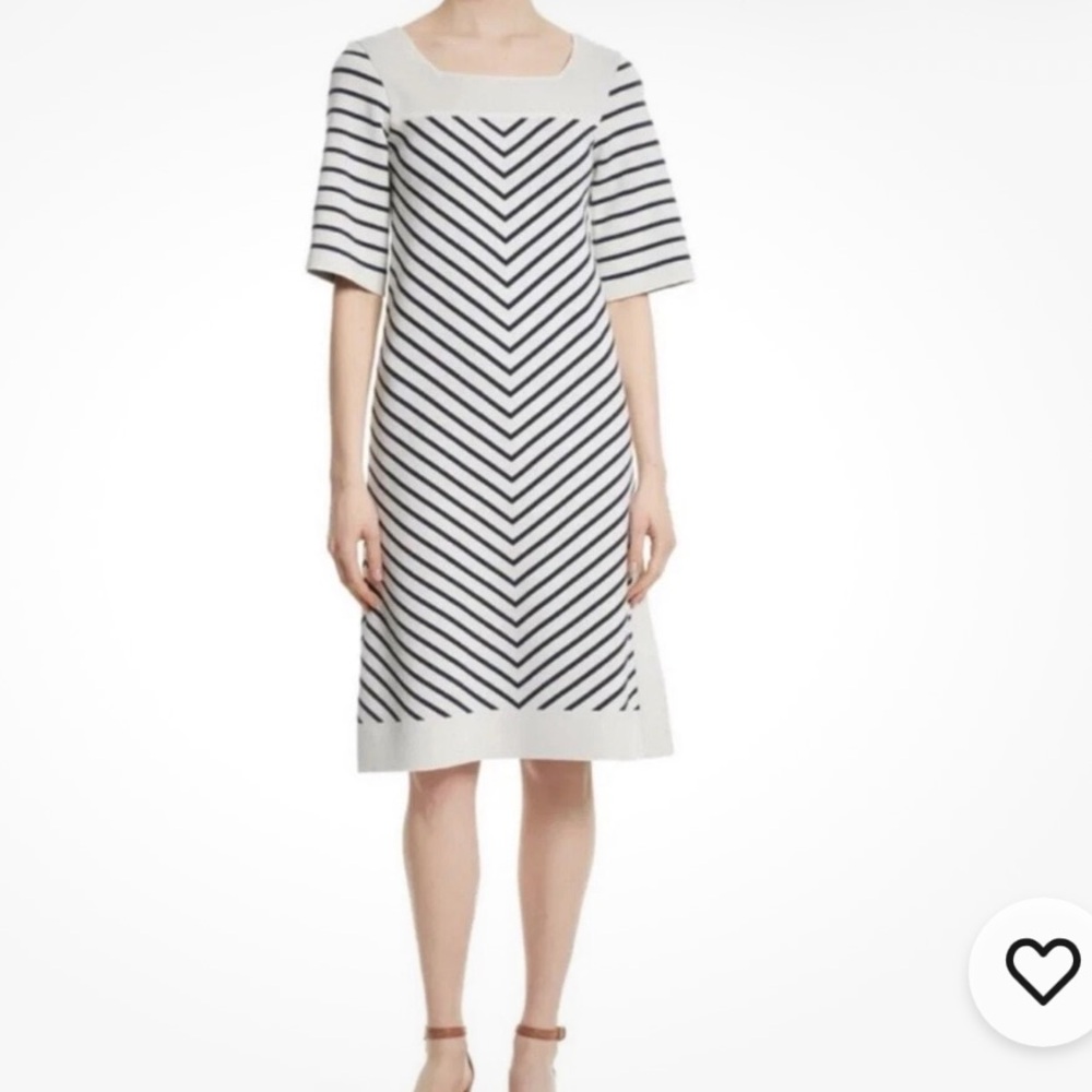 Tory Burch Anya Navy white ivory knit Chevron stripe short sleeved Dress small